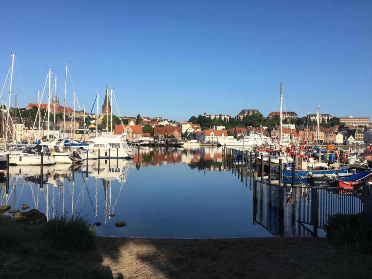 Zentrumsnahe Schoene Altbauwohnung Bis 4 Personen Flensburg Exterior foto